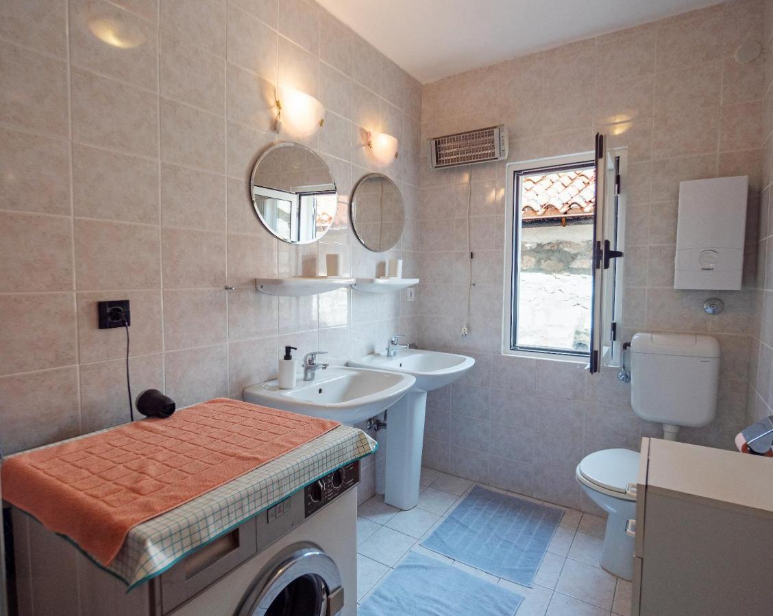 Luise - Four Towers Apartments 라브 외부 사진